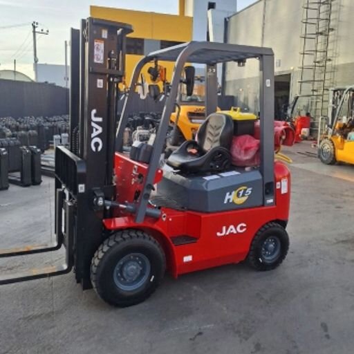 Вилочные погрузчики изготовителя JAC в большом ассортименте